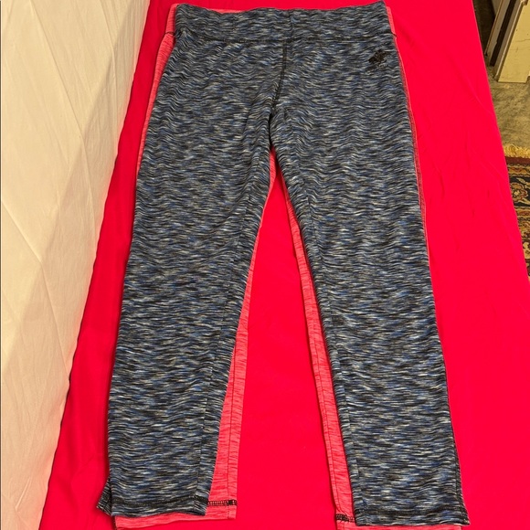 Big Bundle of Yoga Pants - Picture 14 of 16